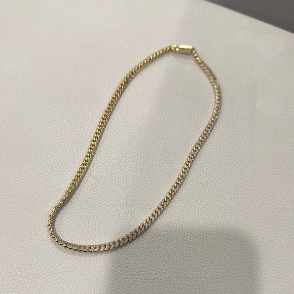 Elegant Gold Chain Necklace - Picture 1 of 1